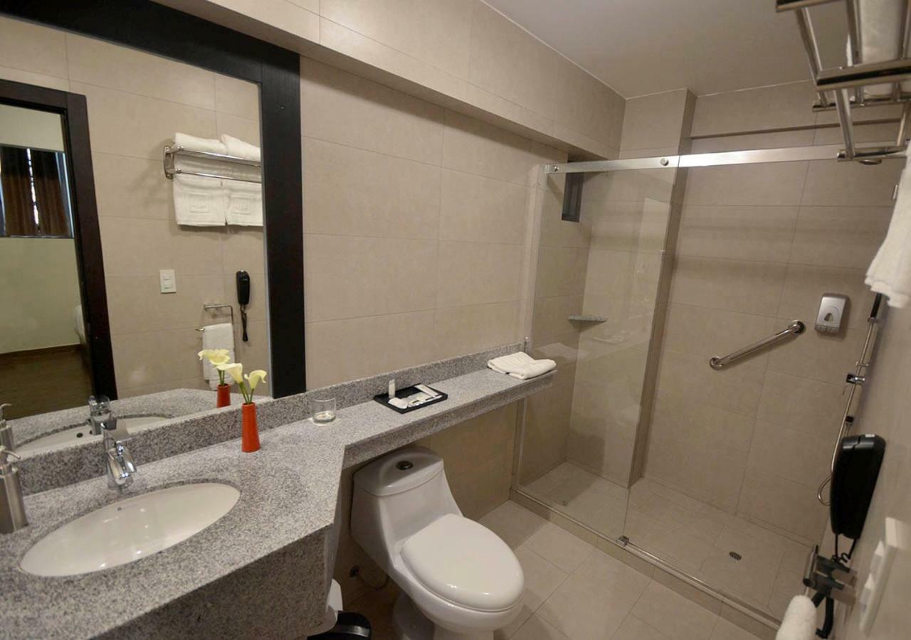 Qp Hotels Трухильо Экстерьер фото